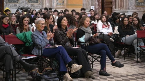 Abbiamo portato a Napoli il guru dell’astrofisica, il professor Moriba K. Jah.Sono stati giorni belli ed intensissimi: grazie alla Federico II per l'accoglienza e a tutti gli enti che hanno partecipato attivamente affinché tutto ciò avvenisse.The best is yet to come