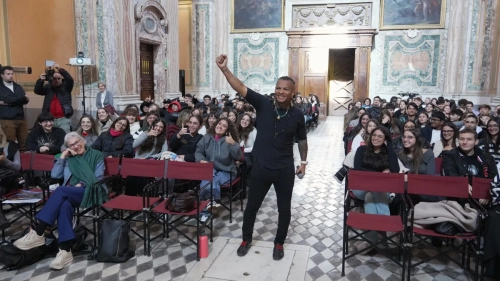 Abbiamo portato a Napoli il guru dell’astrofisica, il professor Moriba K. Jah.Sono stati giorni belli ed intensissimi: grazie alla Federico II per l'accoglienza e a tutti gli enti che hanno partecipato attivamente affinché tutto ciò avvenisse.The best is yet to come